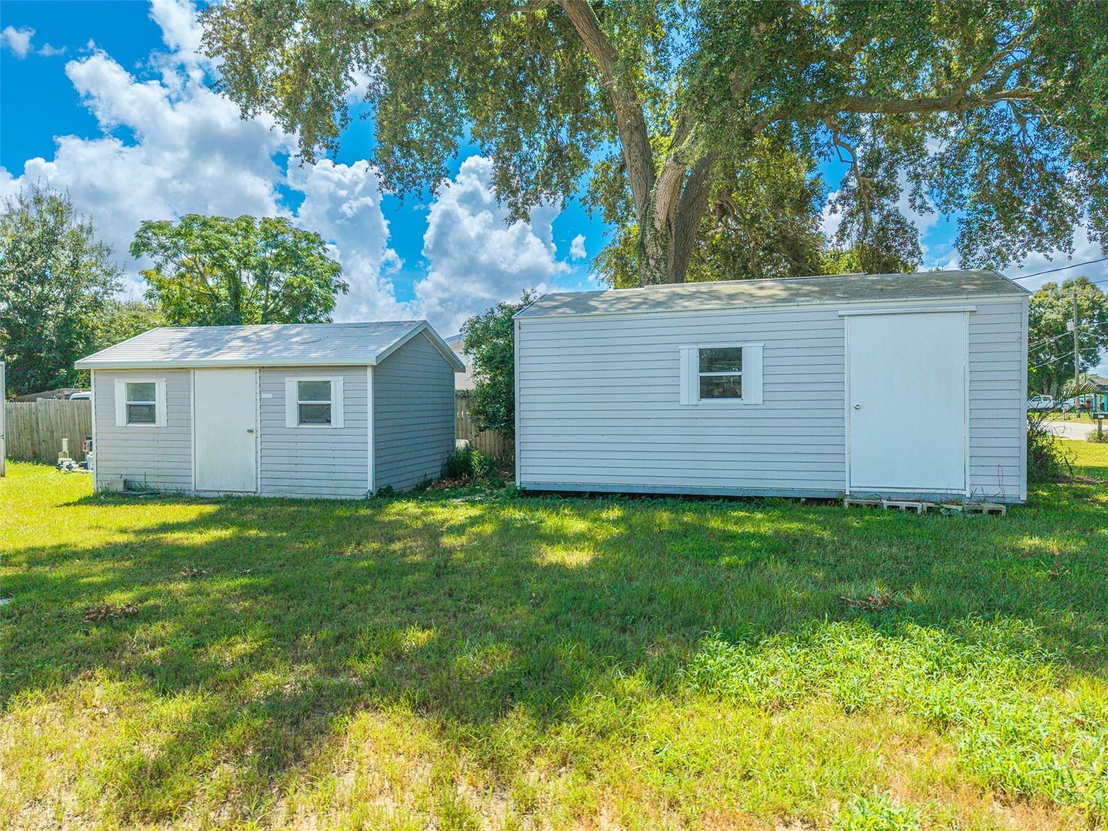 1380 S LAKE ROY DR DR