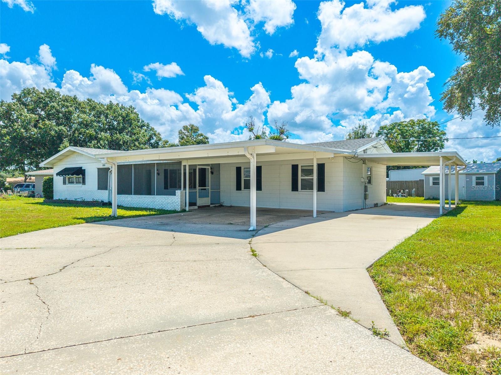 1380 S LAKE ROY DR DR