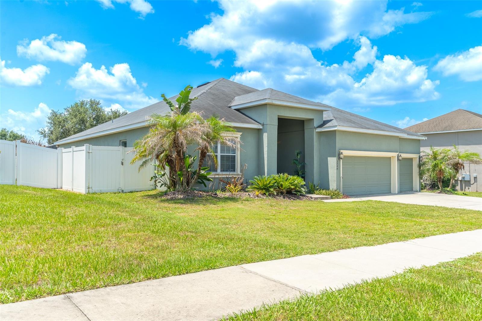 3749 FIELDSTONE CIR