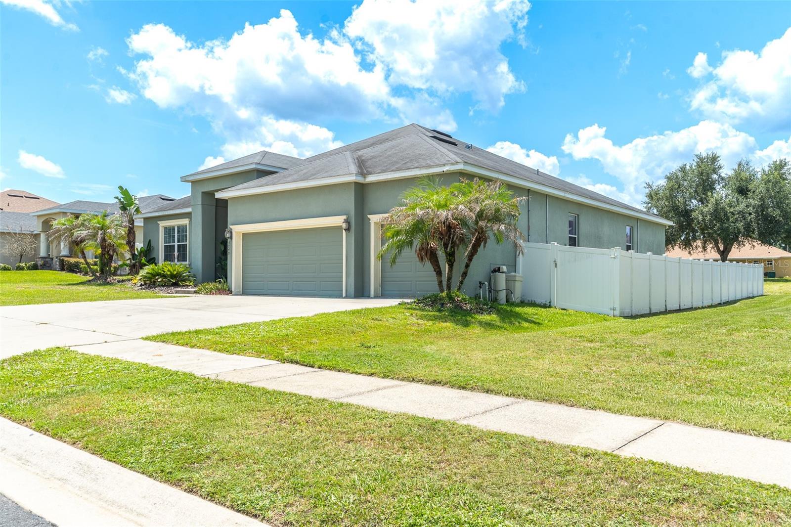 3749 FIELDSTONE CIR