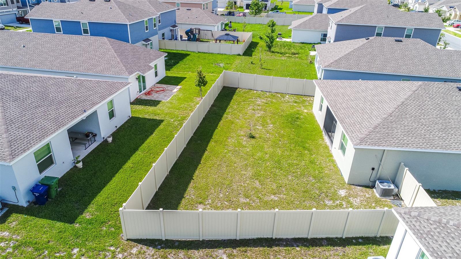 628 REGGIE RD