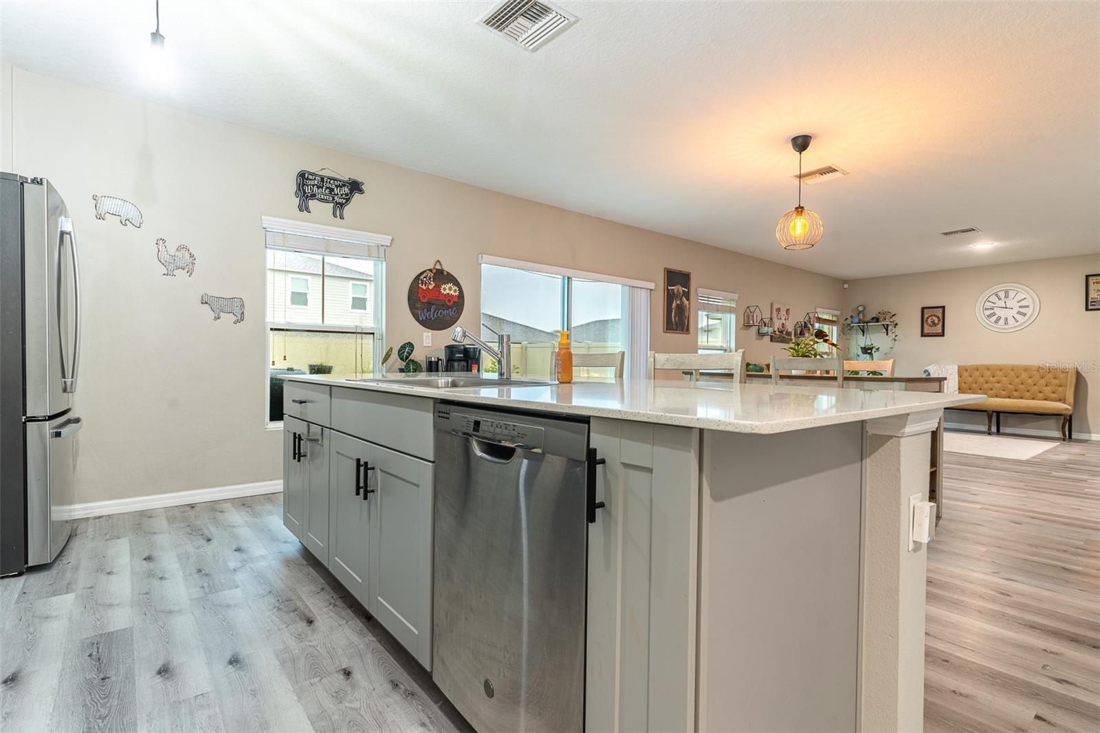 5508 ARLINGTON RIVER DR