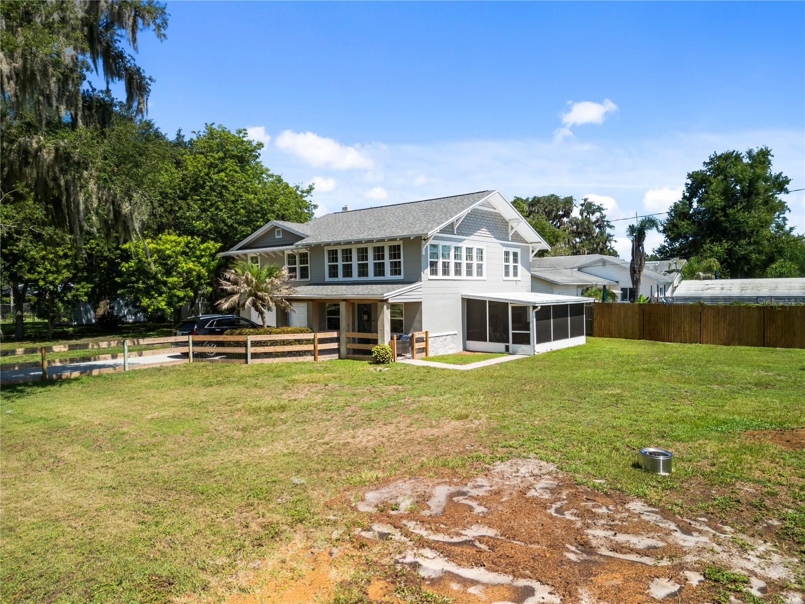 1660 E MAIN ST