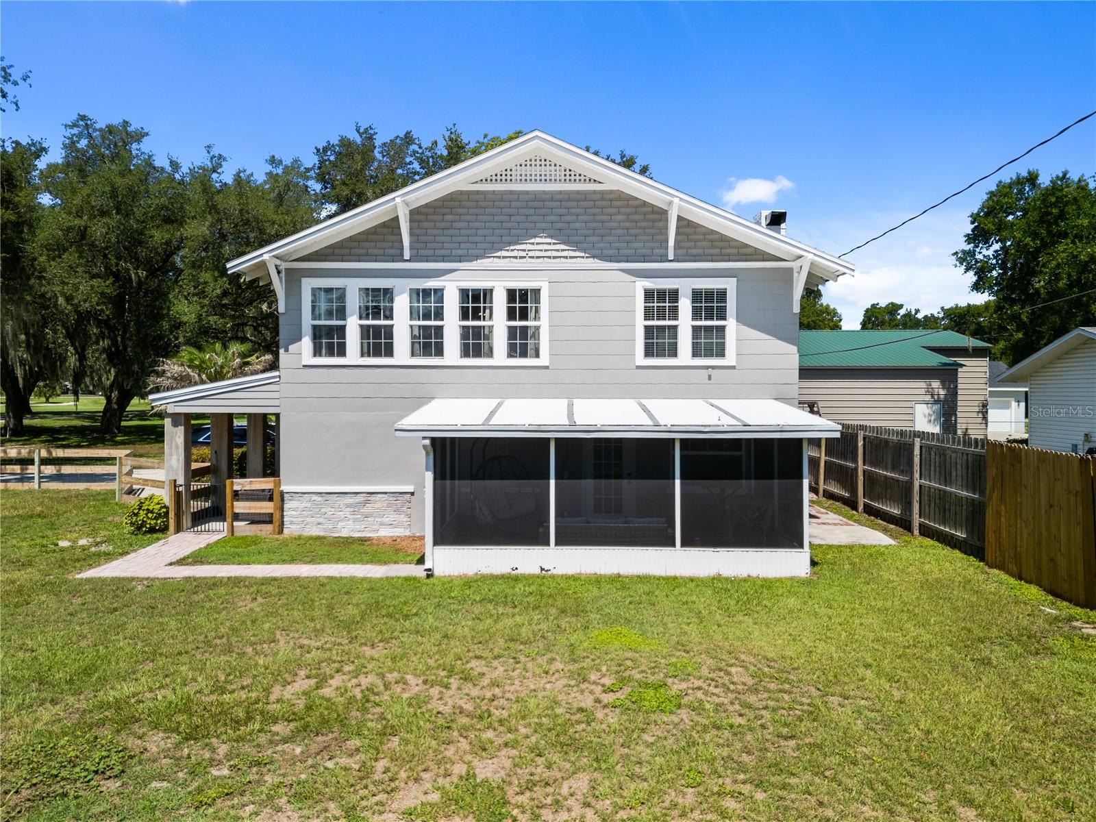 1660 E MAIN ST