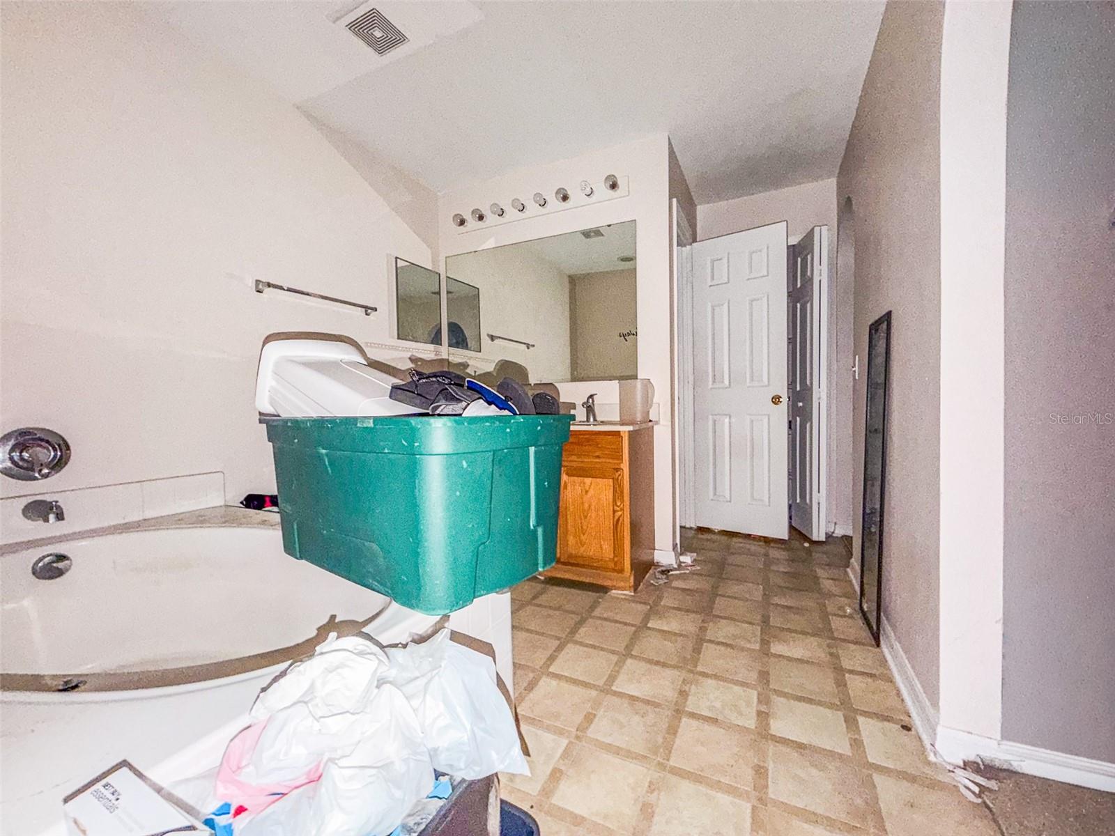 122 FLATFISH CT
