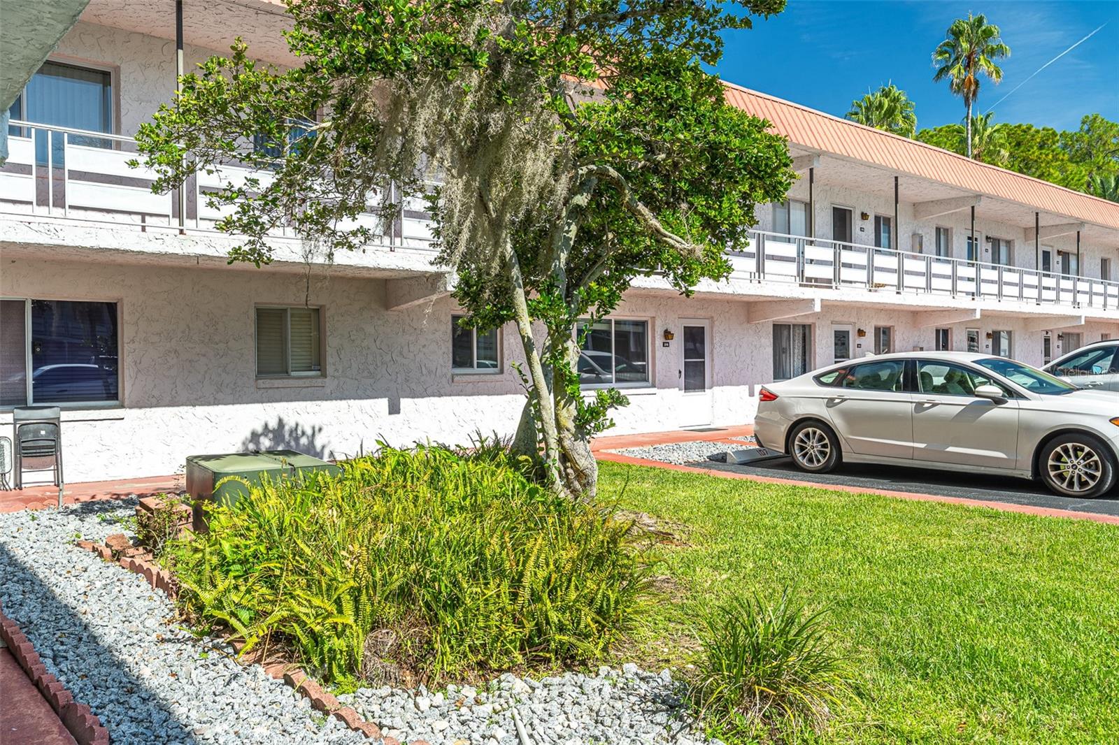 1100 MARTINIQUE DR #106