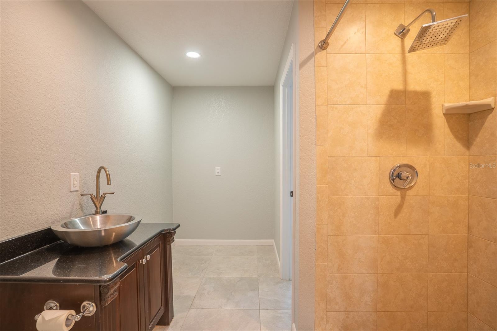 124 SHELLEY DR