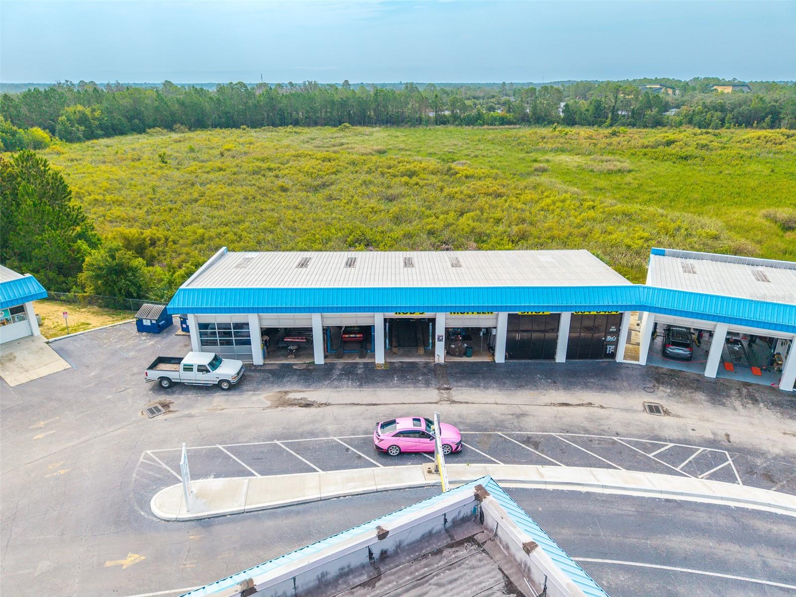 1108 COMMERCIAL WAY