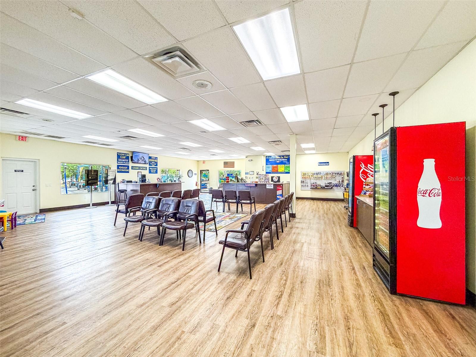 1108 COMMERCIAL WAY