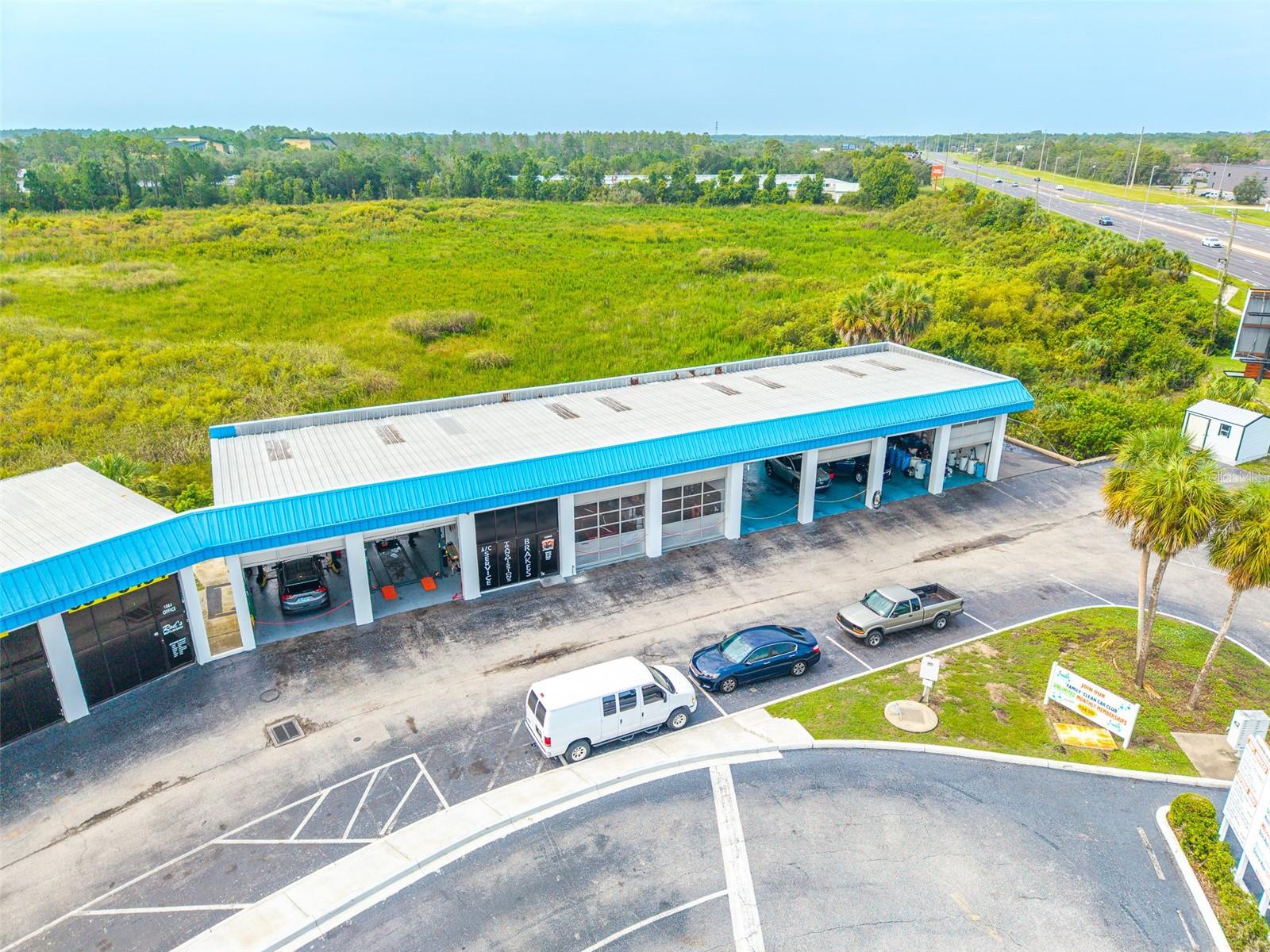 1108 COMMERCIAL WAY