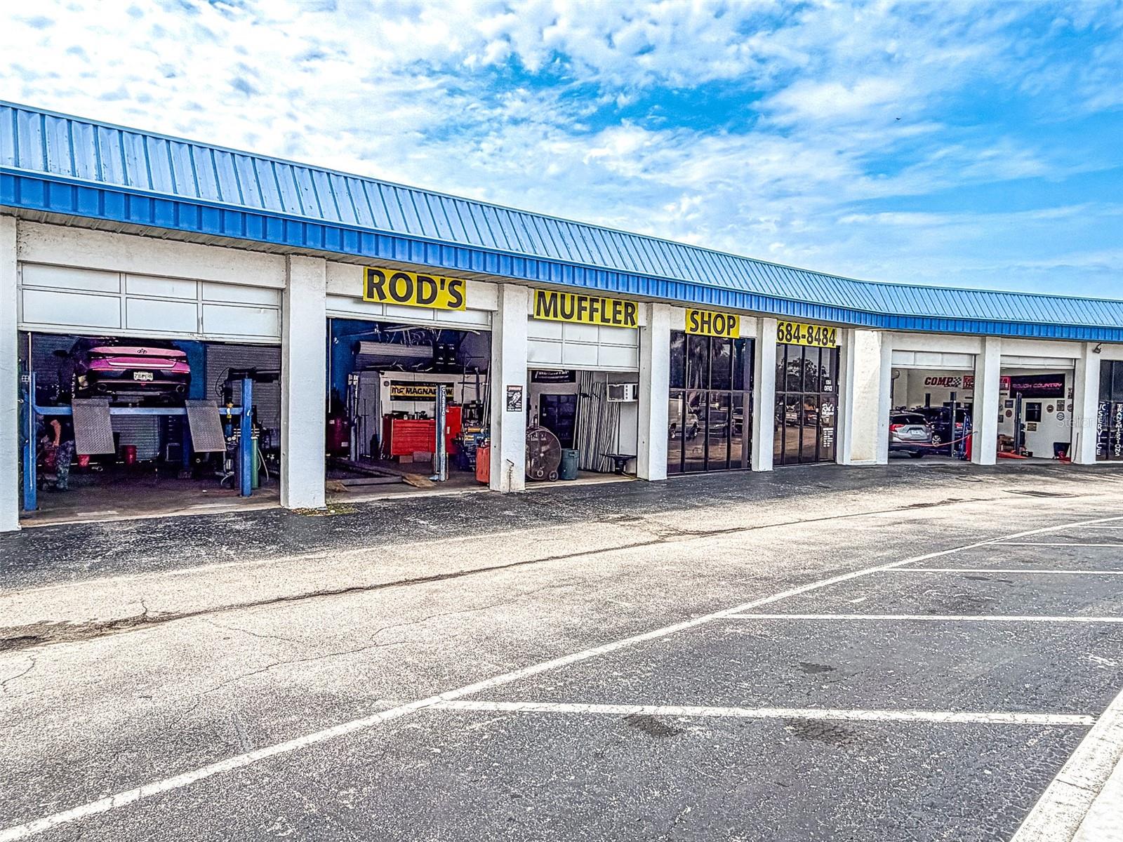 1108 COMMERCIAL WAY