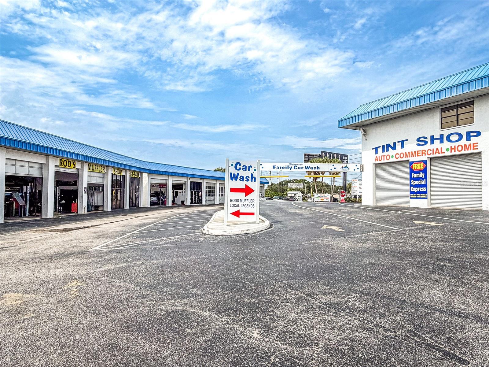 1108 COMMERCIAL WAY