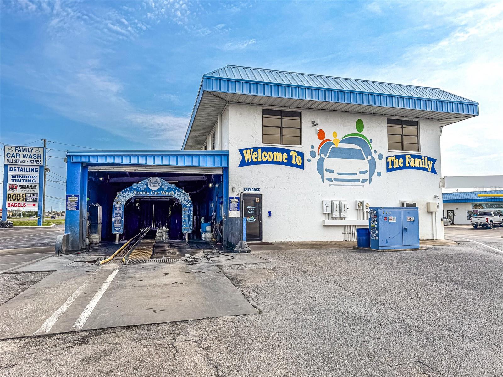 1108 COMMERCIAL WAY