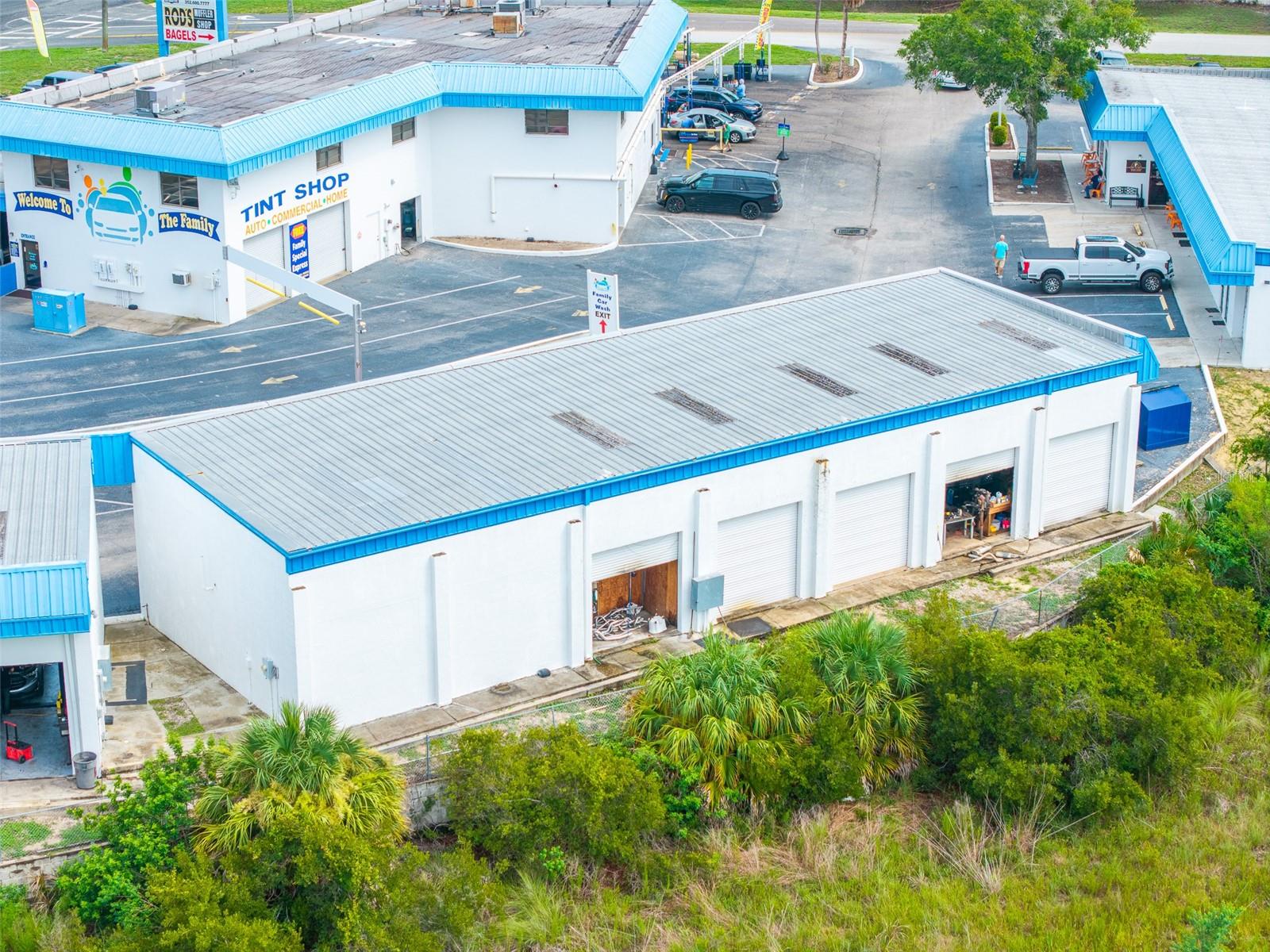 1108 COMMERCIAL WAY