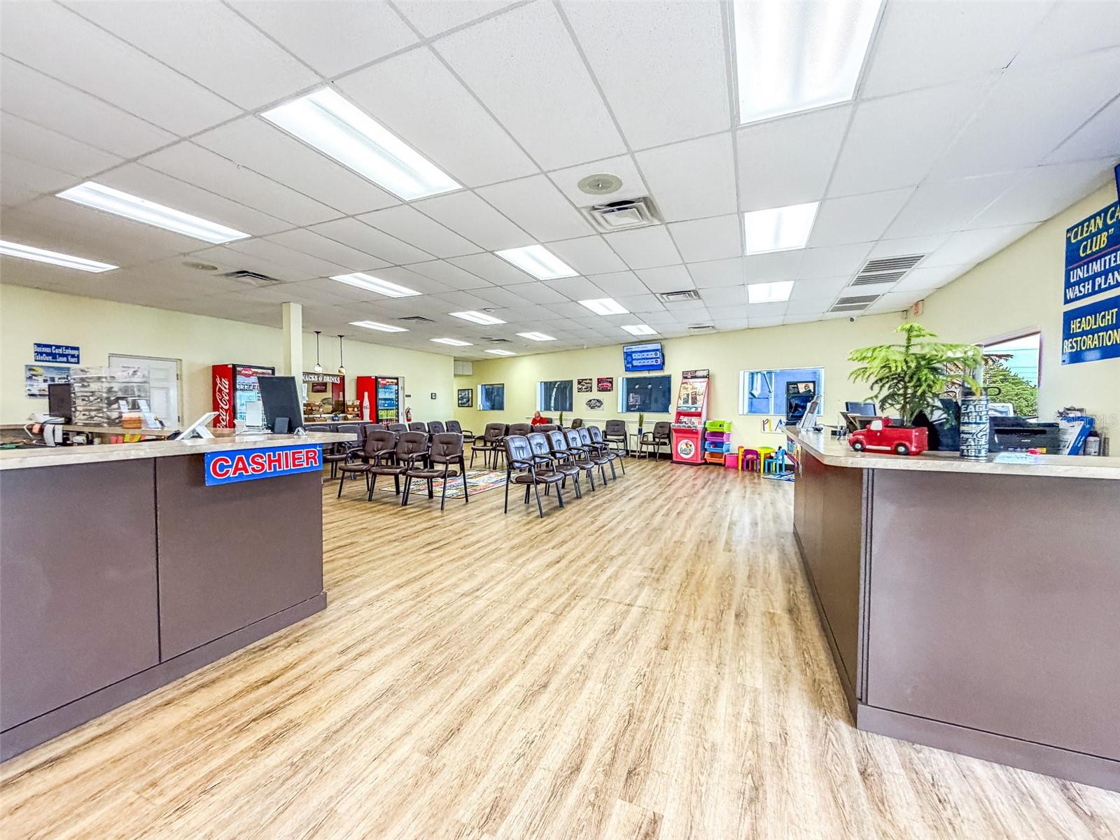 1108 COMMERCIAL WAY