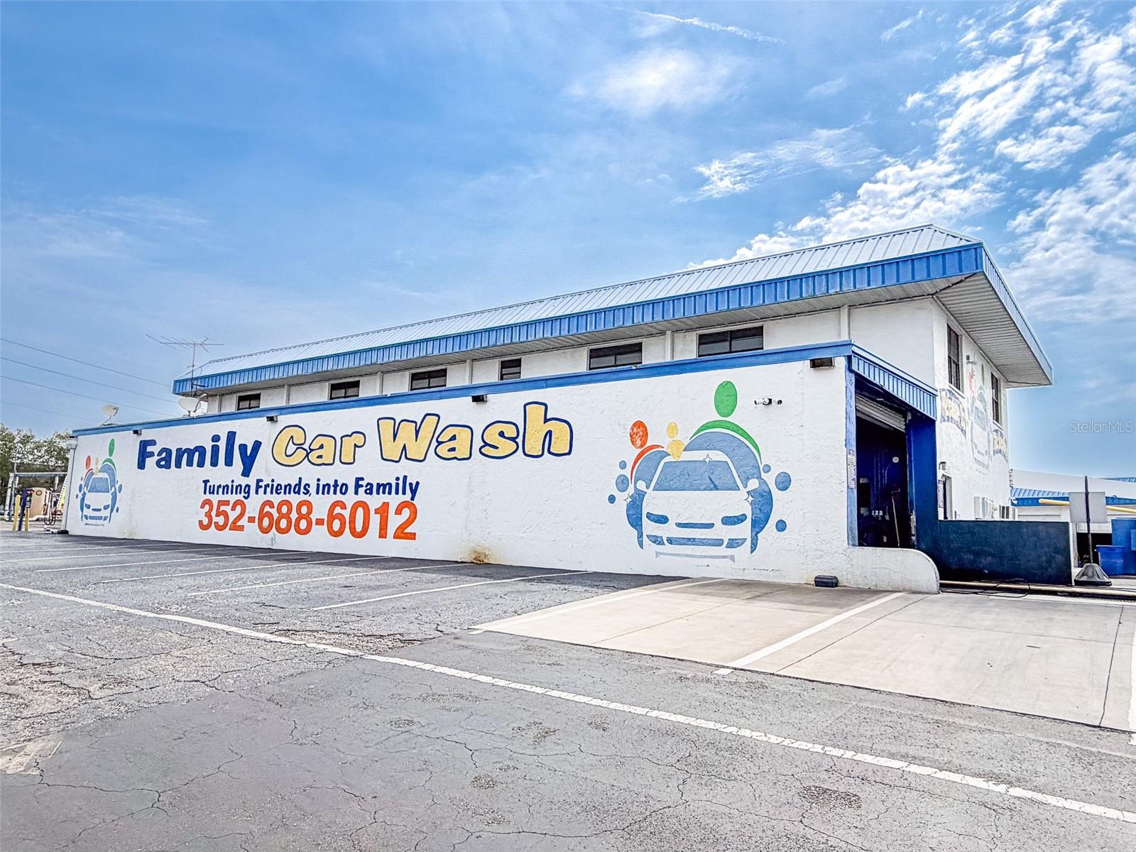 1108 COMMERCIAL WAY