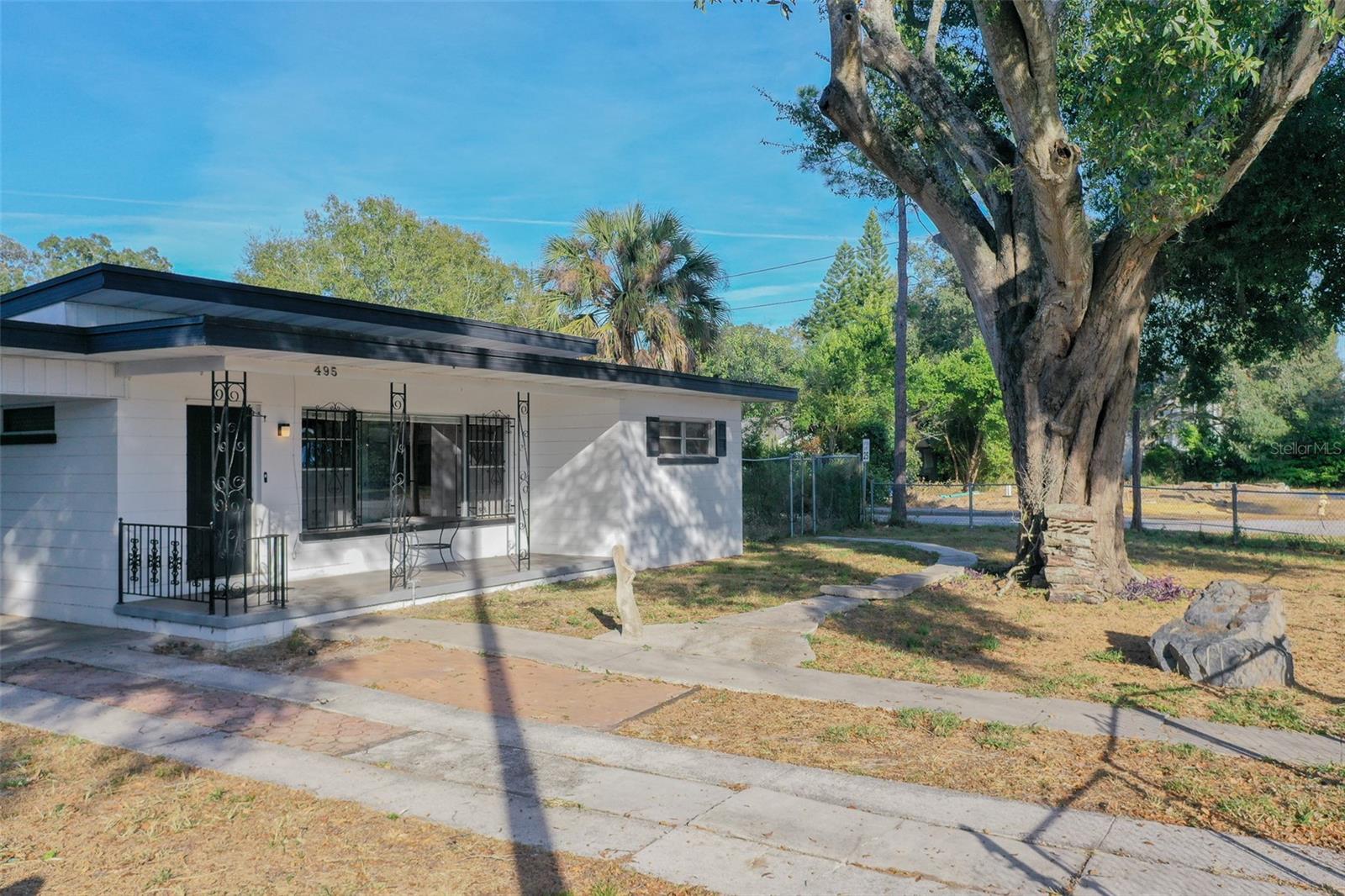 495 AVENUE F SE