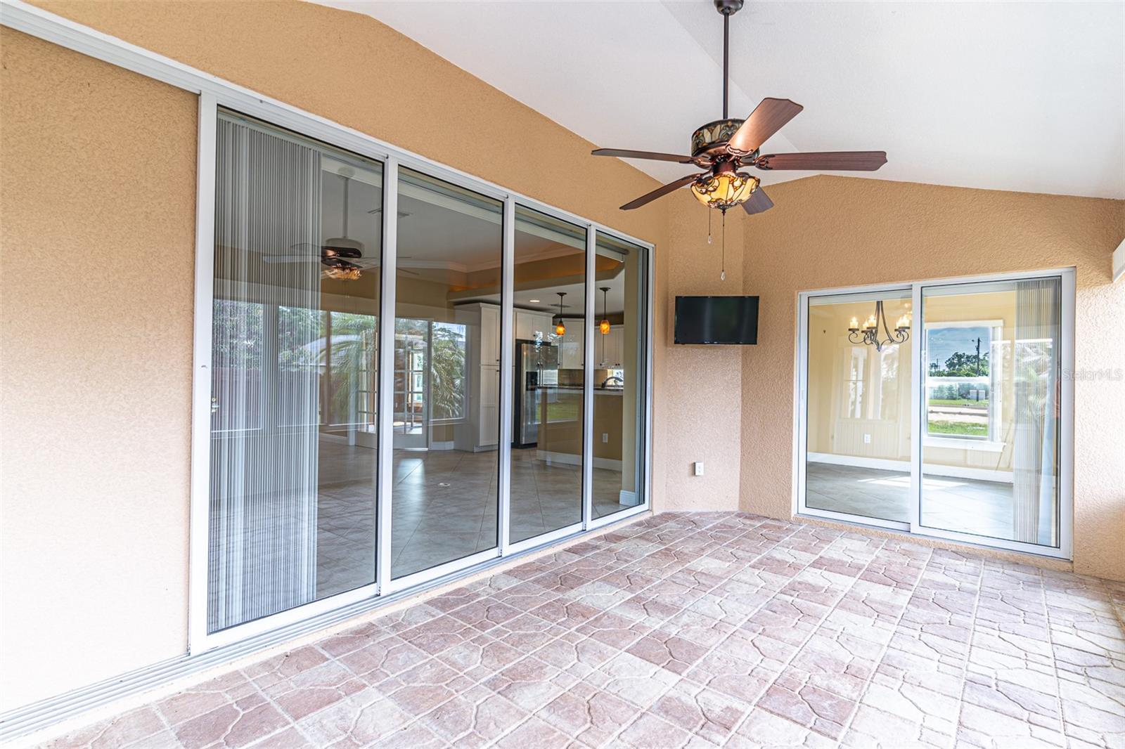3715 SEBRING PKWY