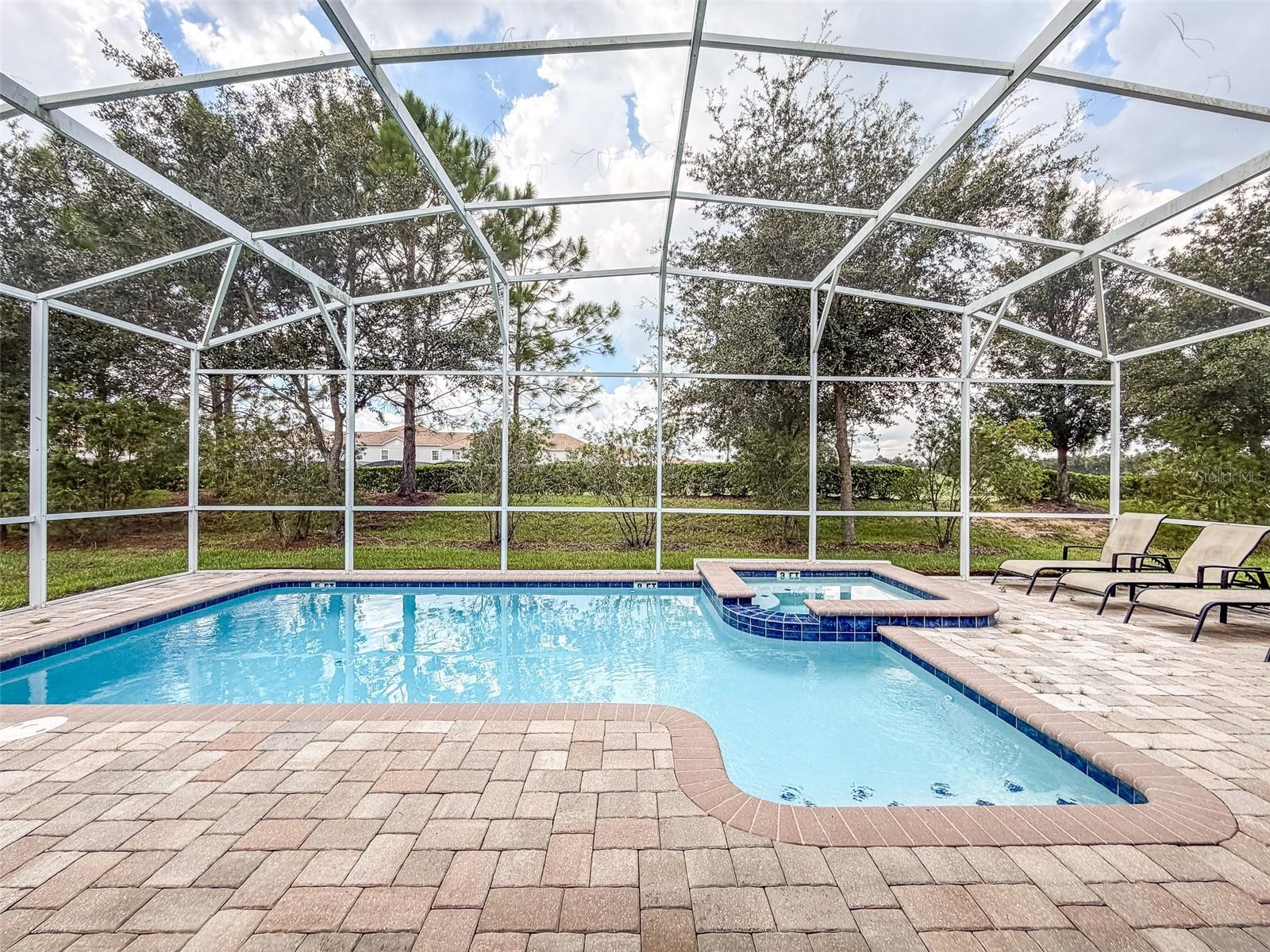 1532 MAIDSTONE CT