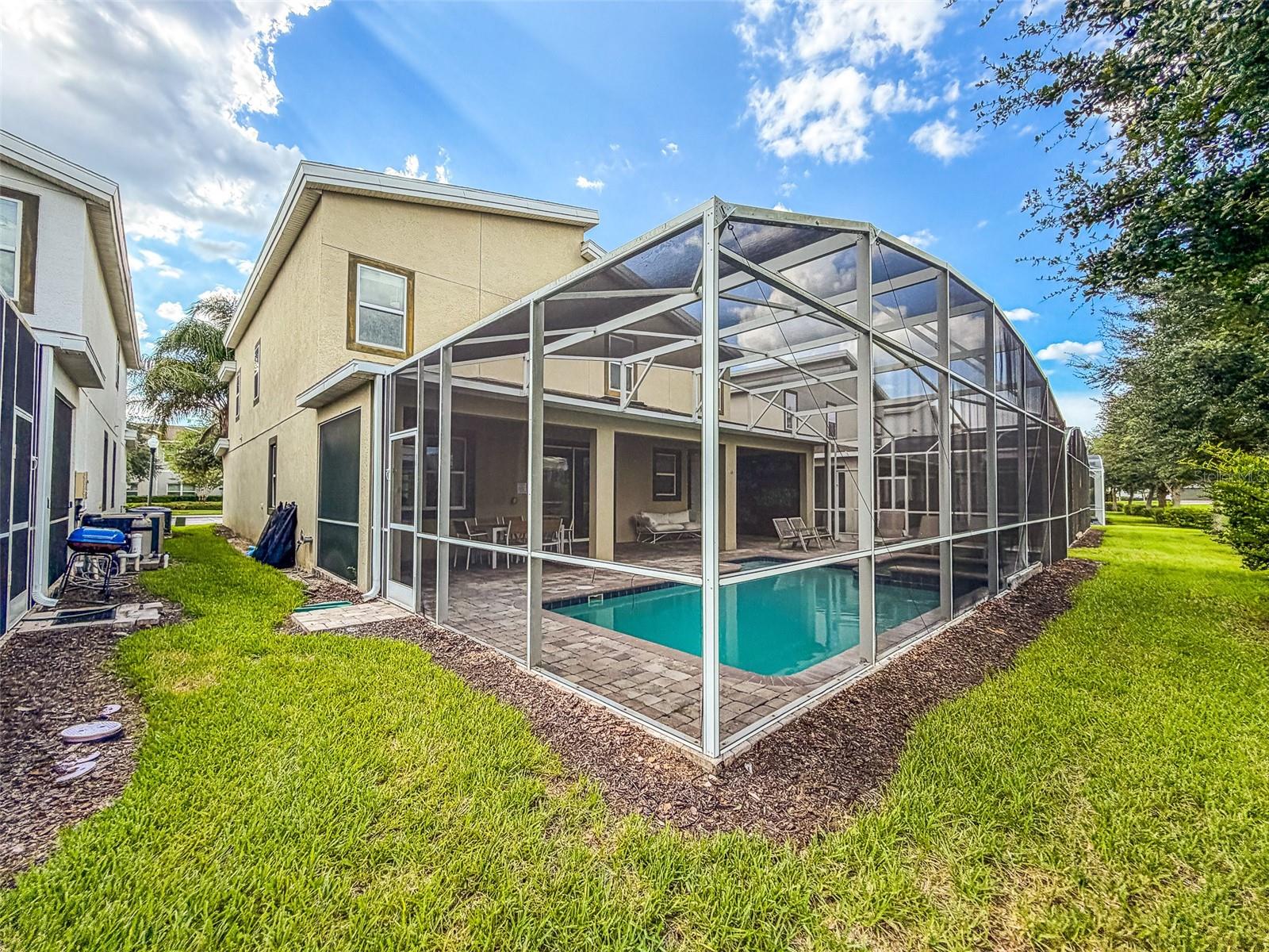 561 PEBBLE BEACH DR