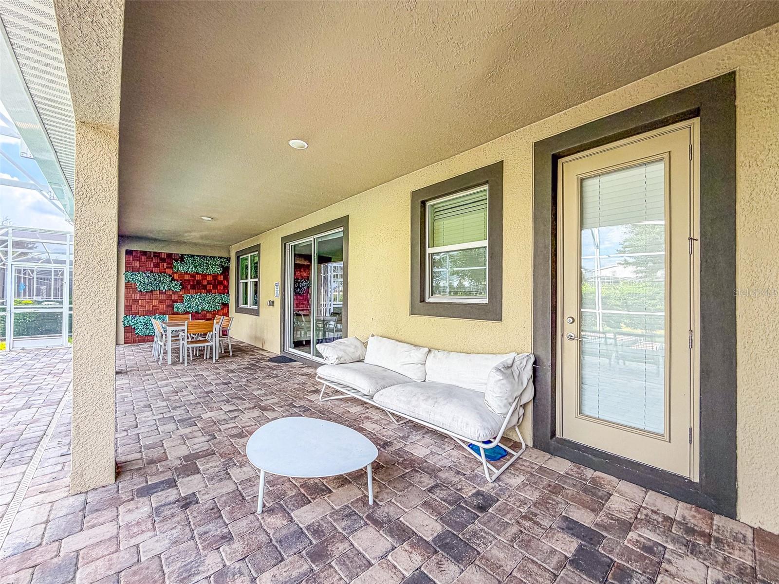 561 PEBBLE BEACH DR
