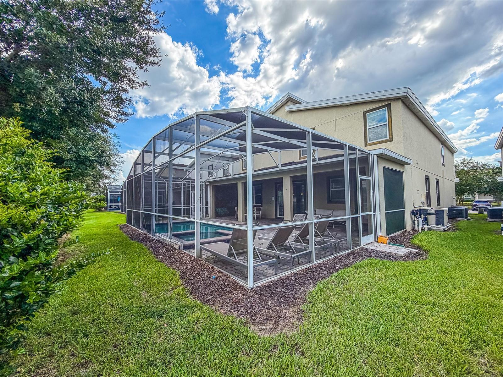 561 PEBBLE BEACH DR