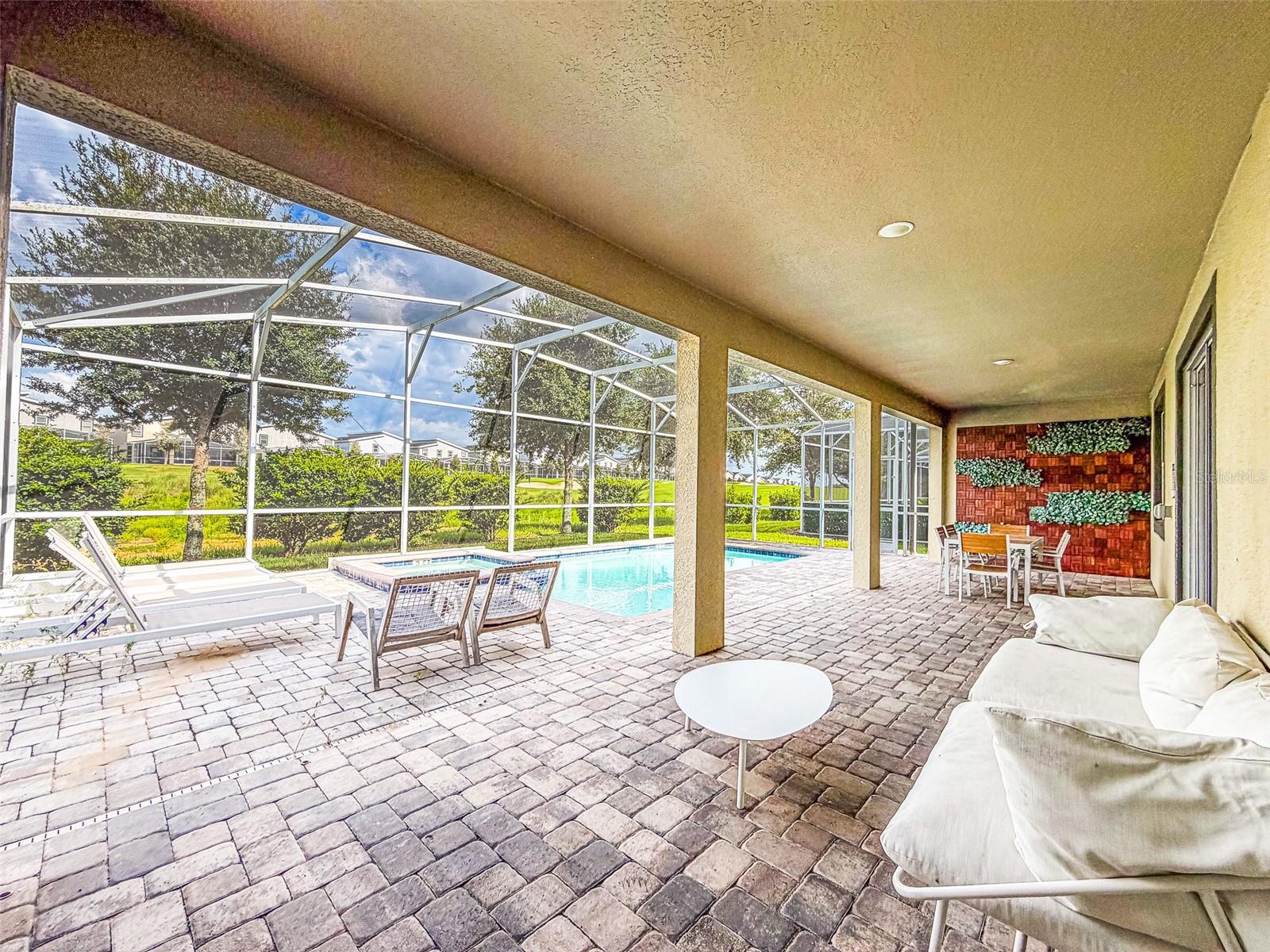 561 PEBBLE BEACH DR
