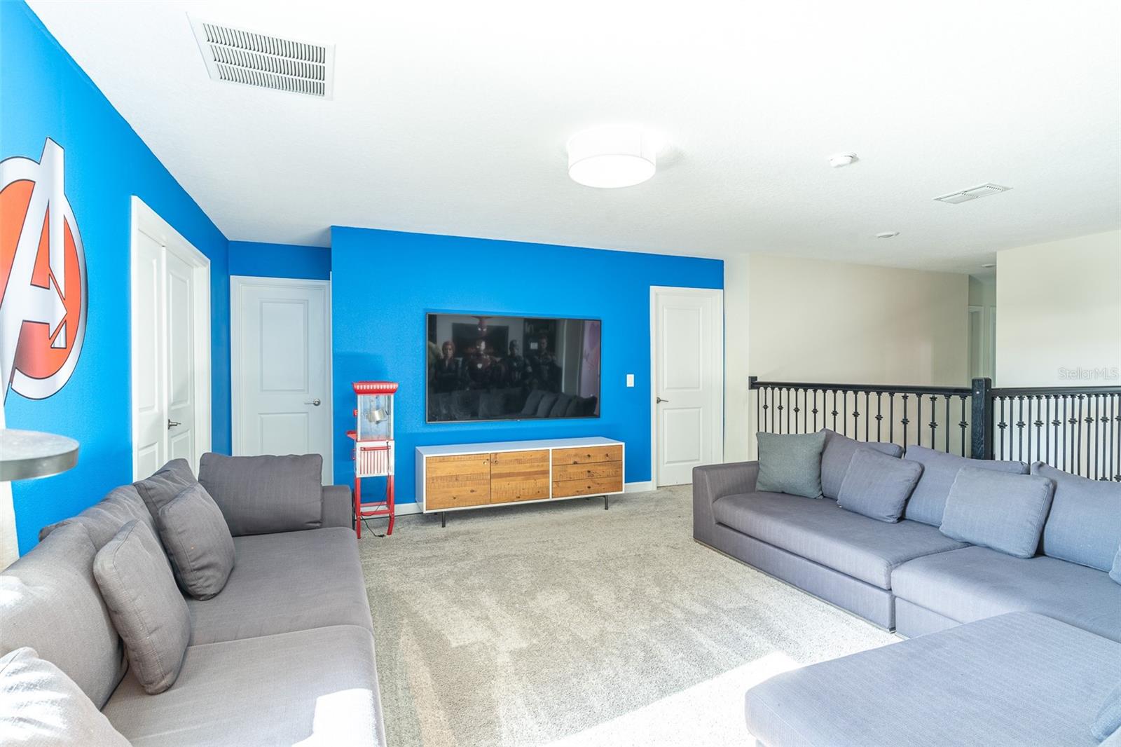 561 PEBBLE BEACH DR