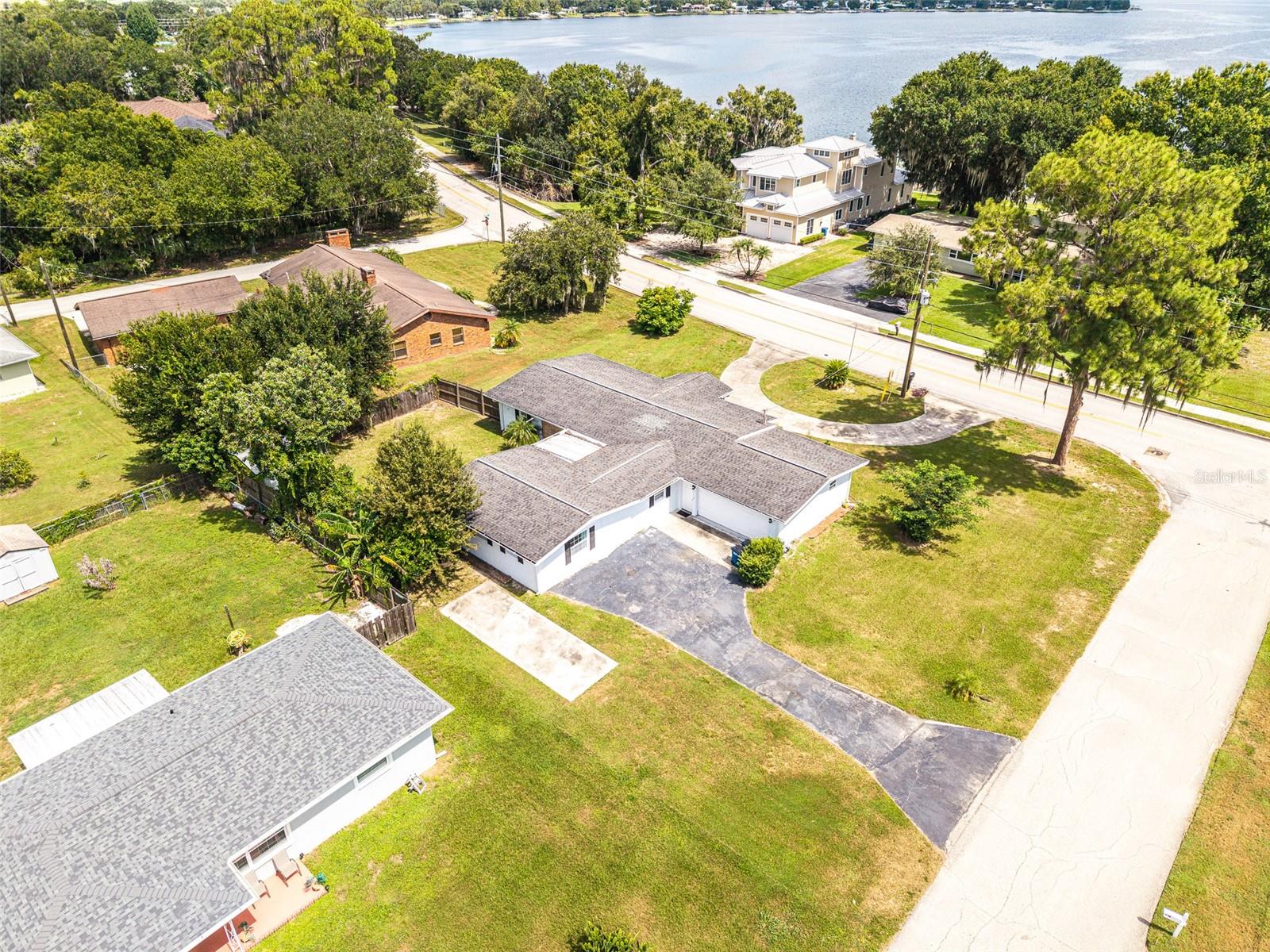3510 LAKEVIEW DR