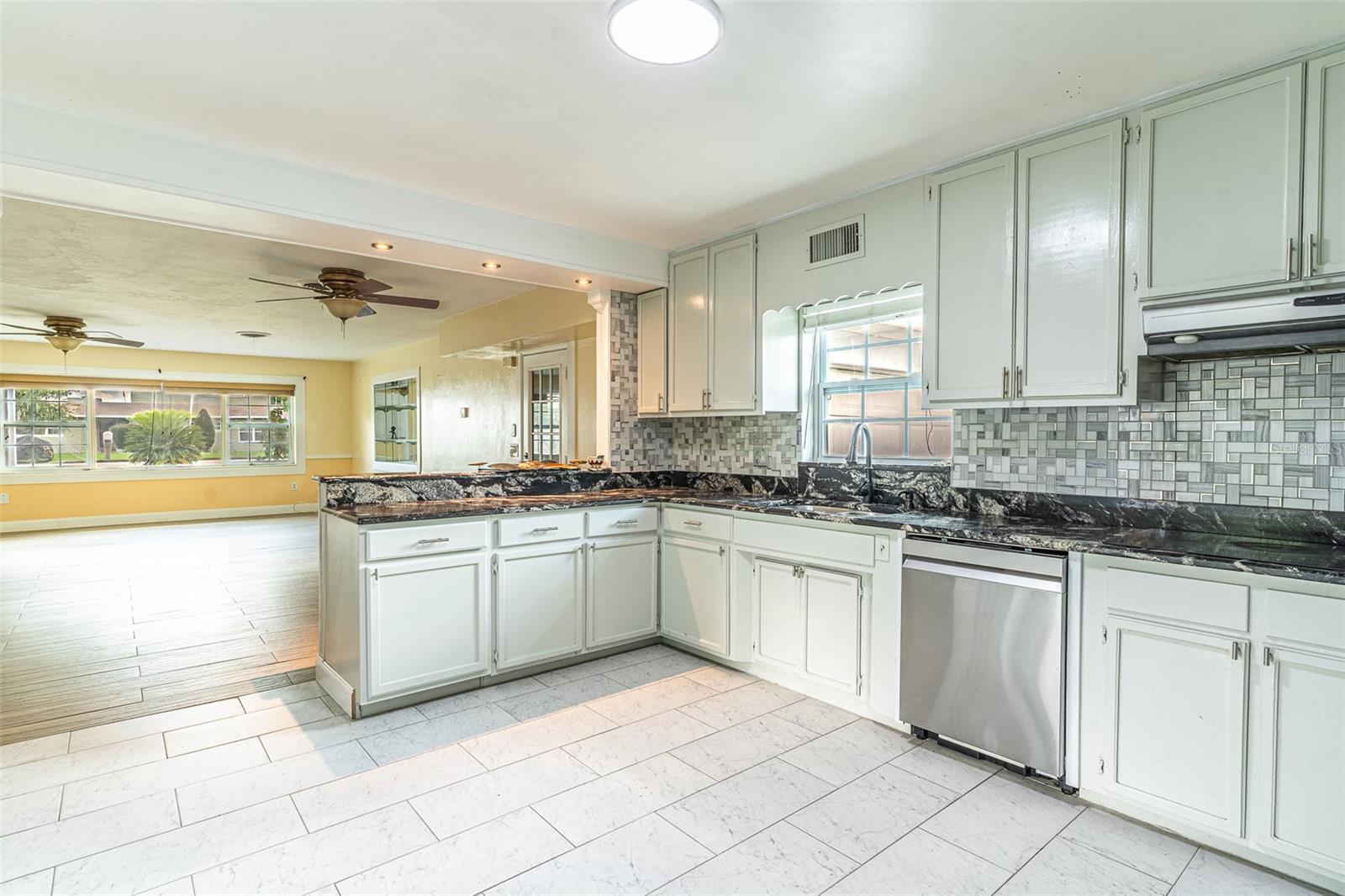 3510 LAKEVIEW DR