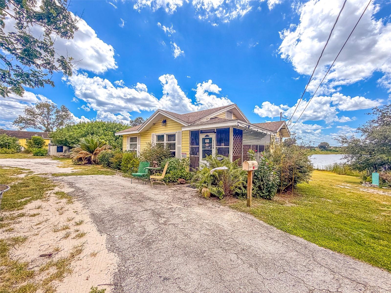 1120 S SCENIC HWY