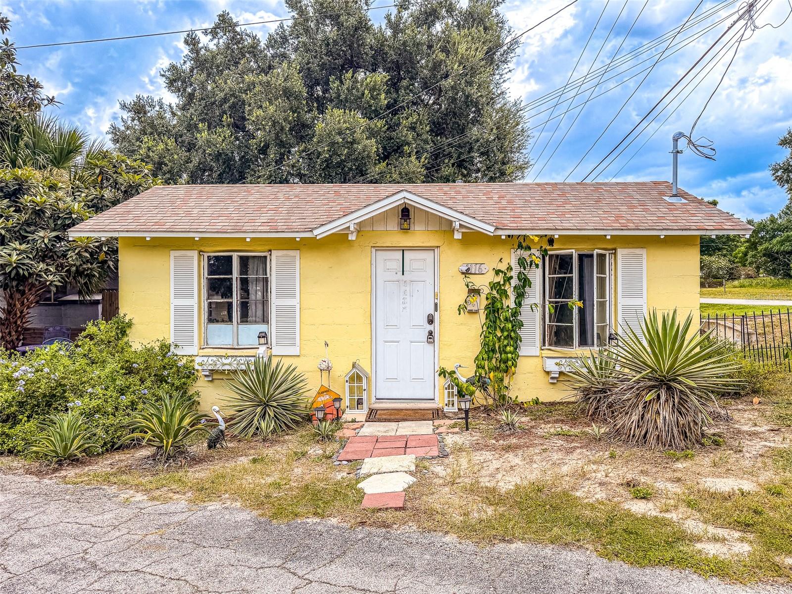1120 S SCENIC HWY