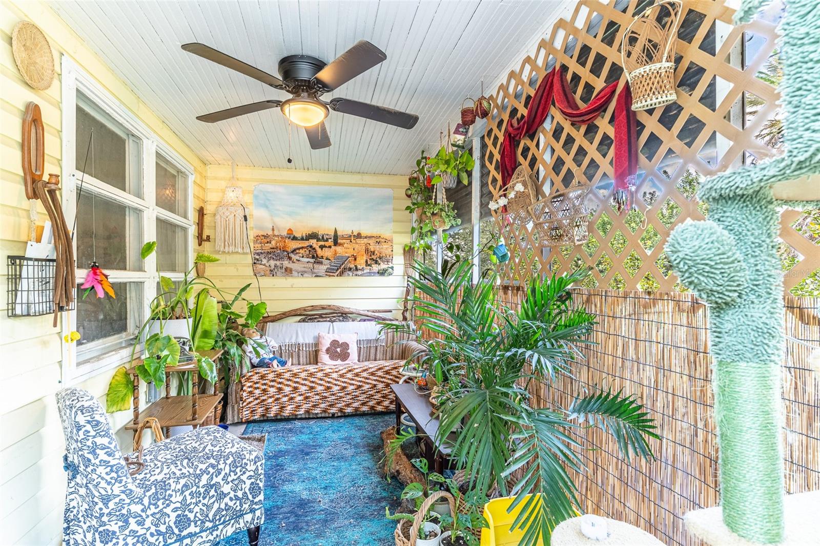 1120 S SCENIC HWY