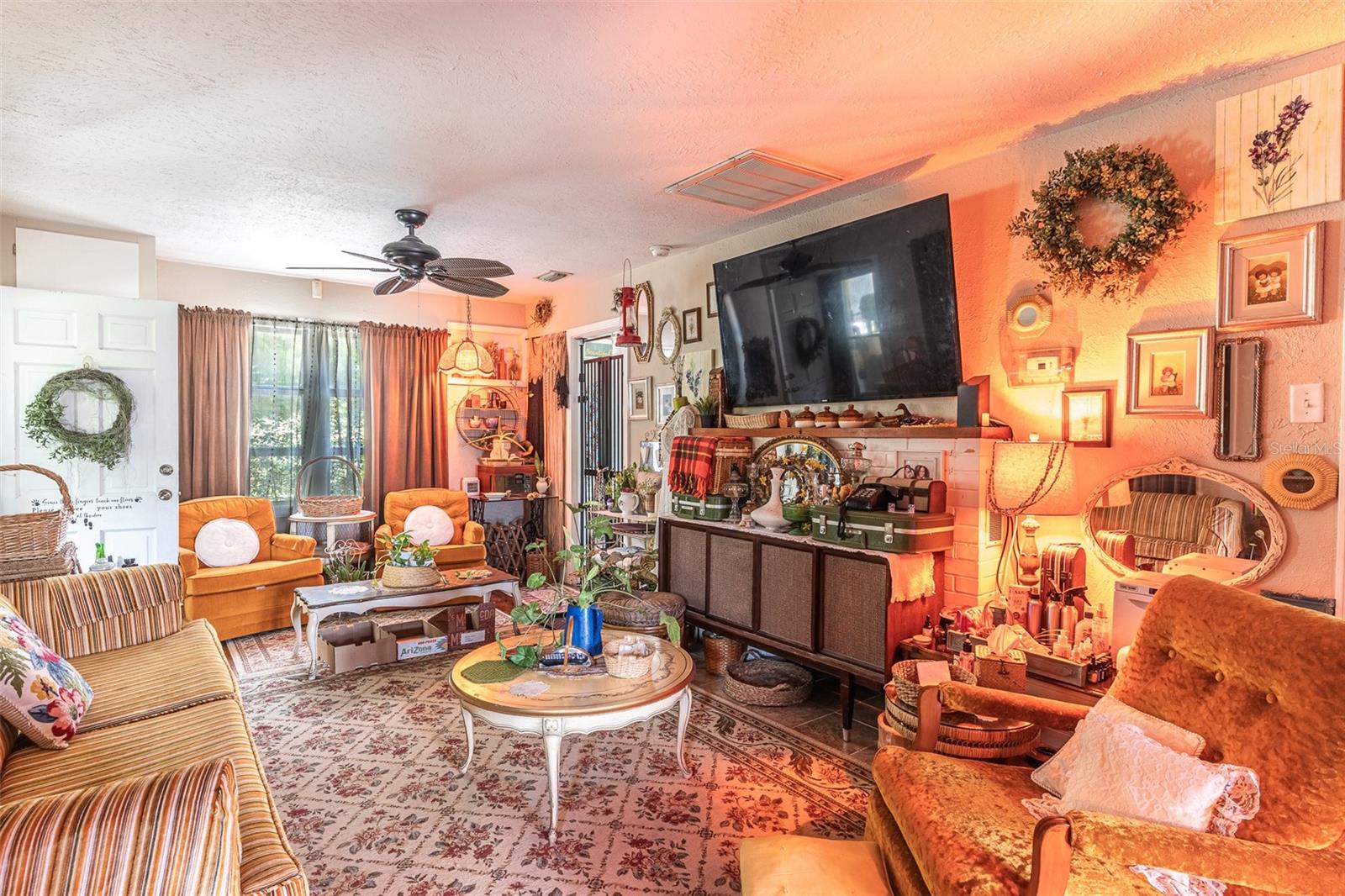 1120 S SCENIC HWY