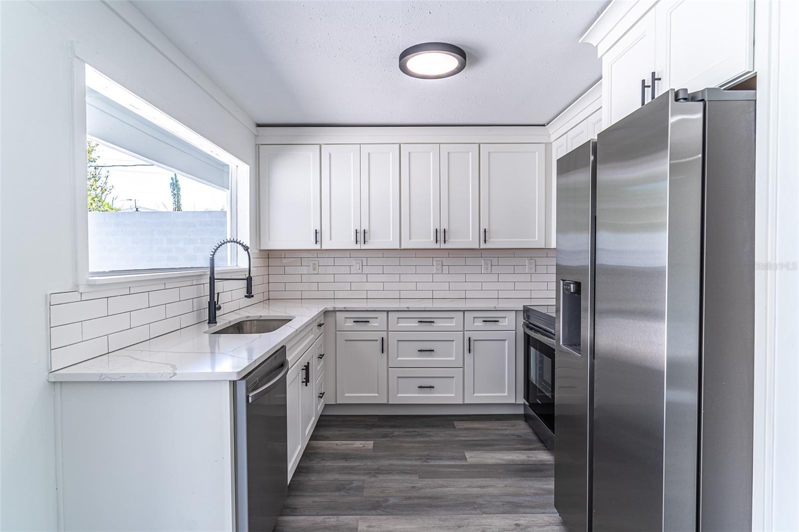 1558 DREXEL AVE NE