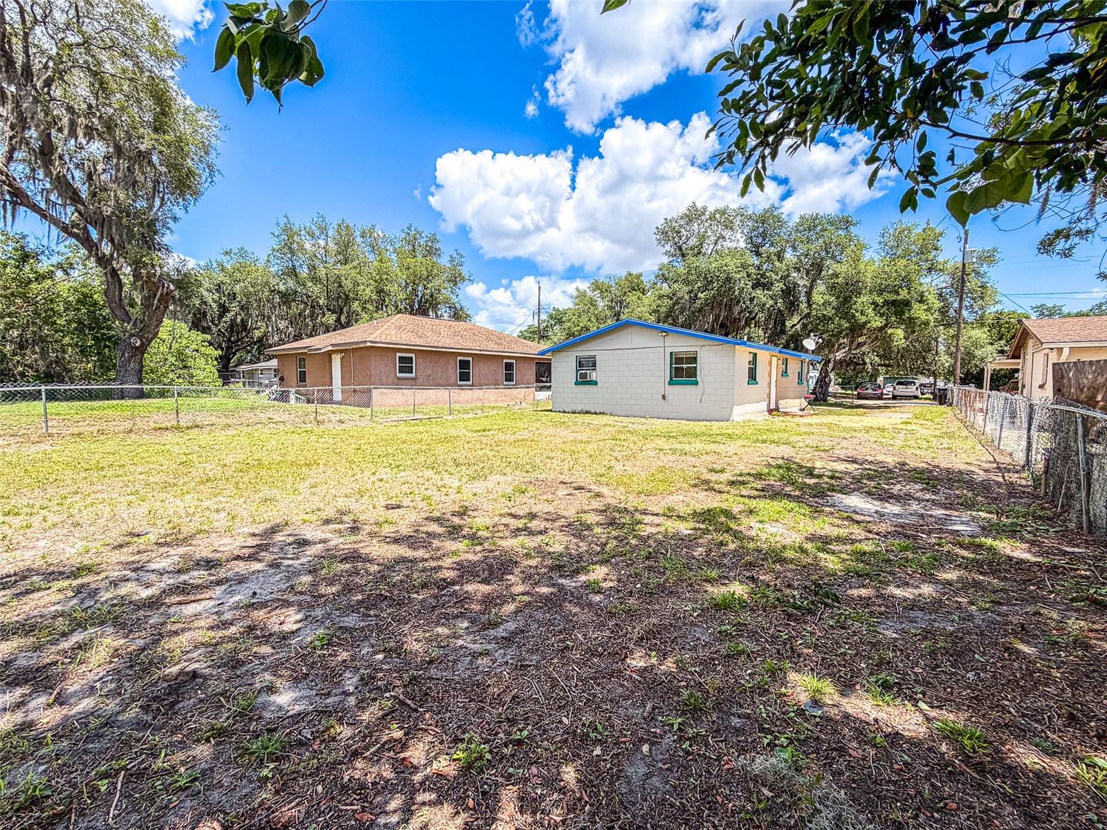225 W NORTHSIDE DR