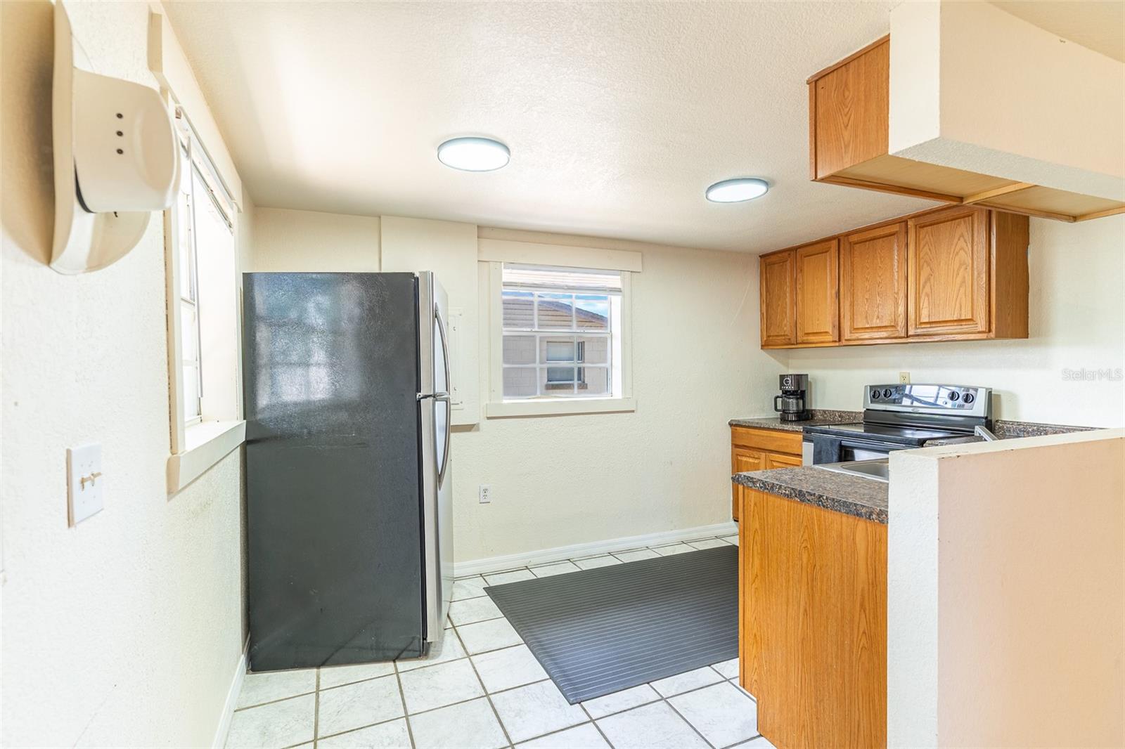 225 W NORTHSIDE DR