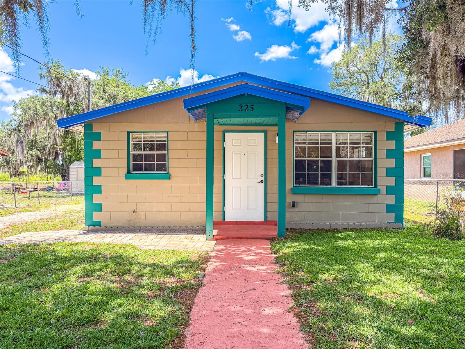 225 W NORTHSIDE DR