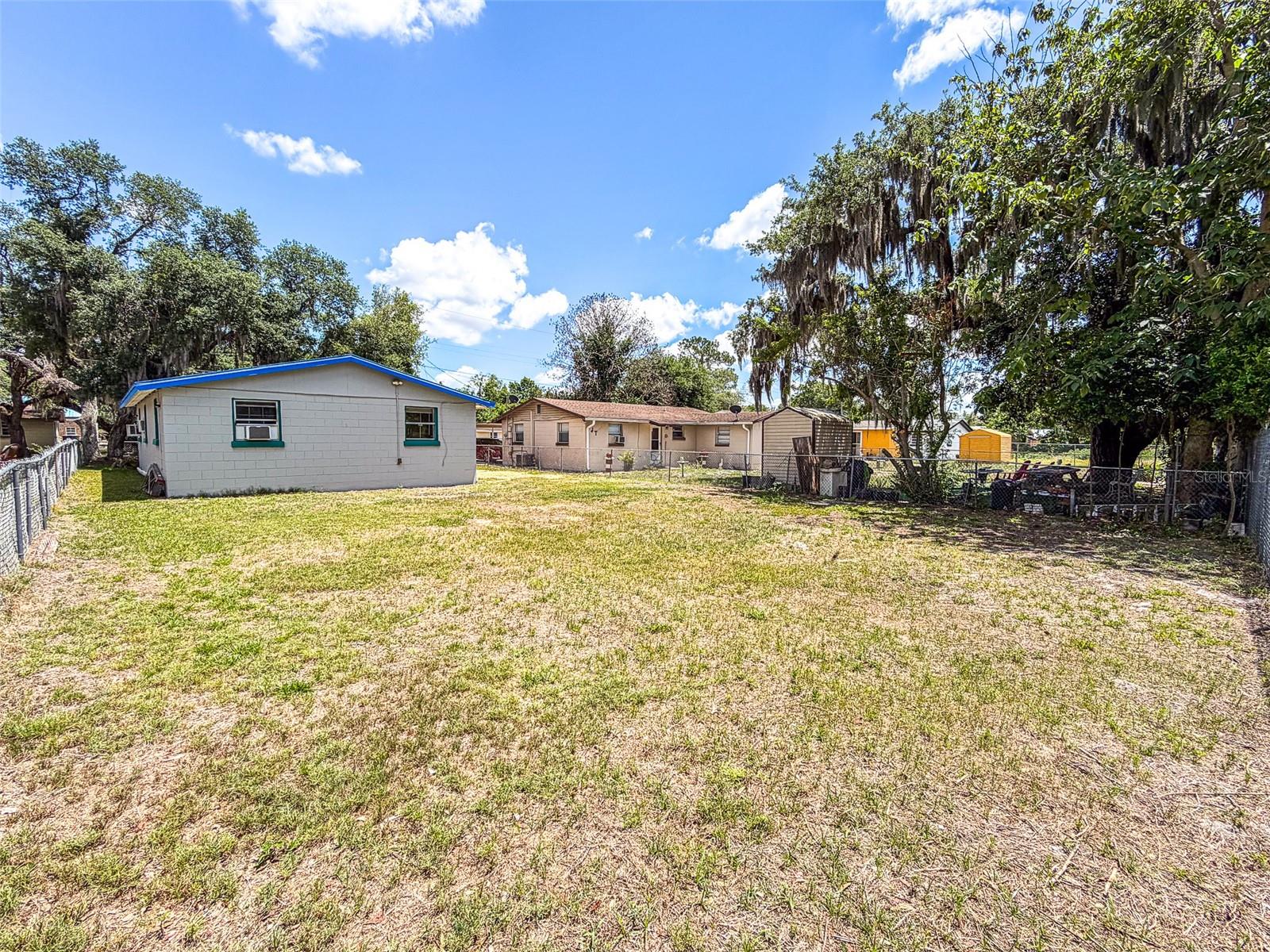 225 W NORTHSIDE DR