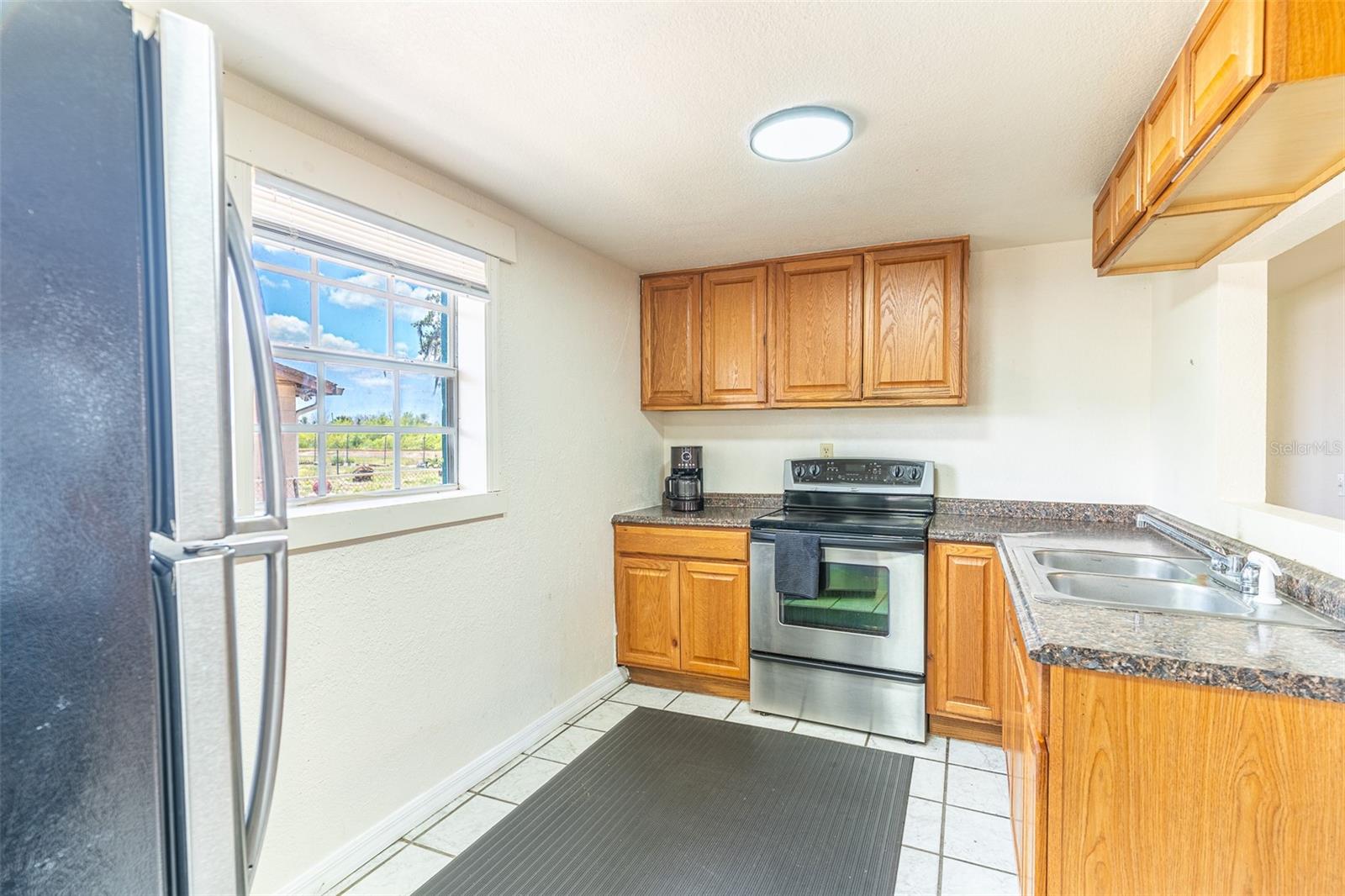 225 W NORTHSIDE DR