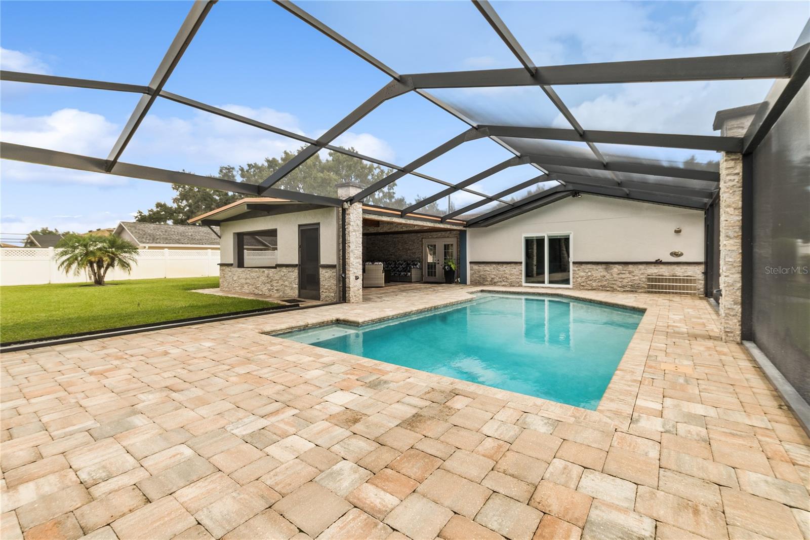 1010 EDGEWATER DR