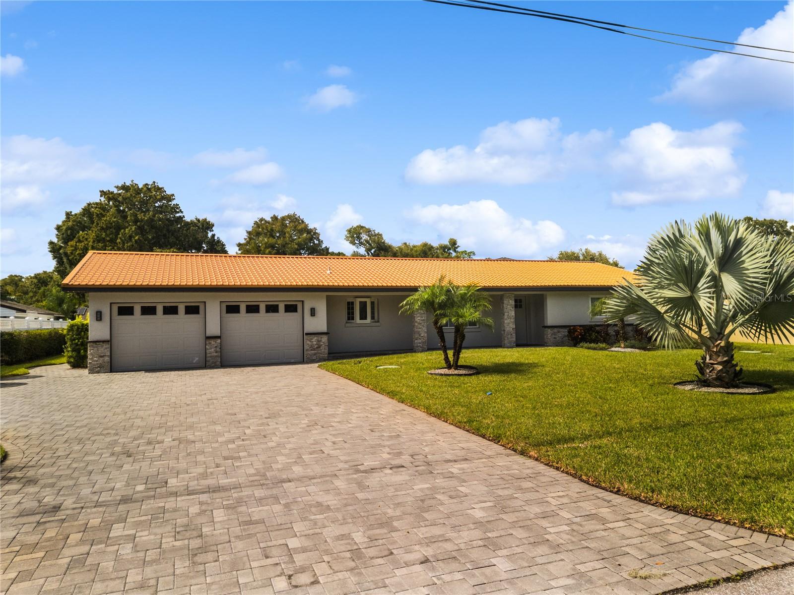 1010 EDGEWATER DR
