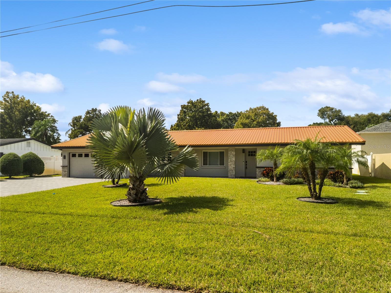1010 EDGEWATER DR