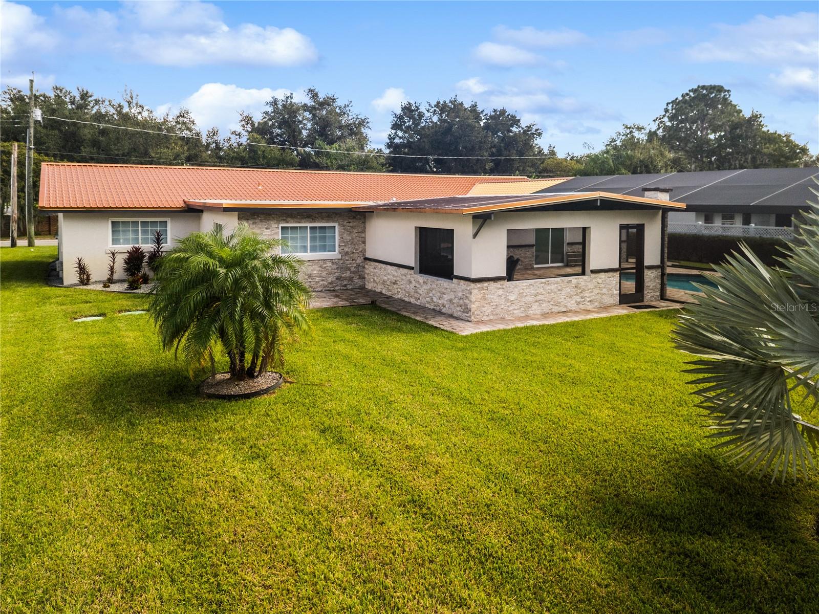 1010 EDGEWATER DR