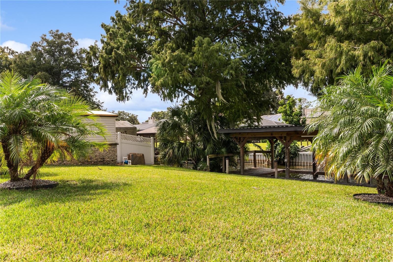 1010 EDGEWATER DR