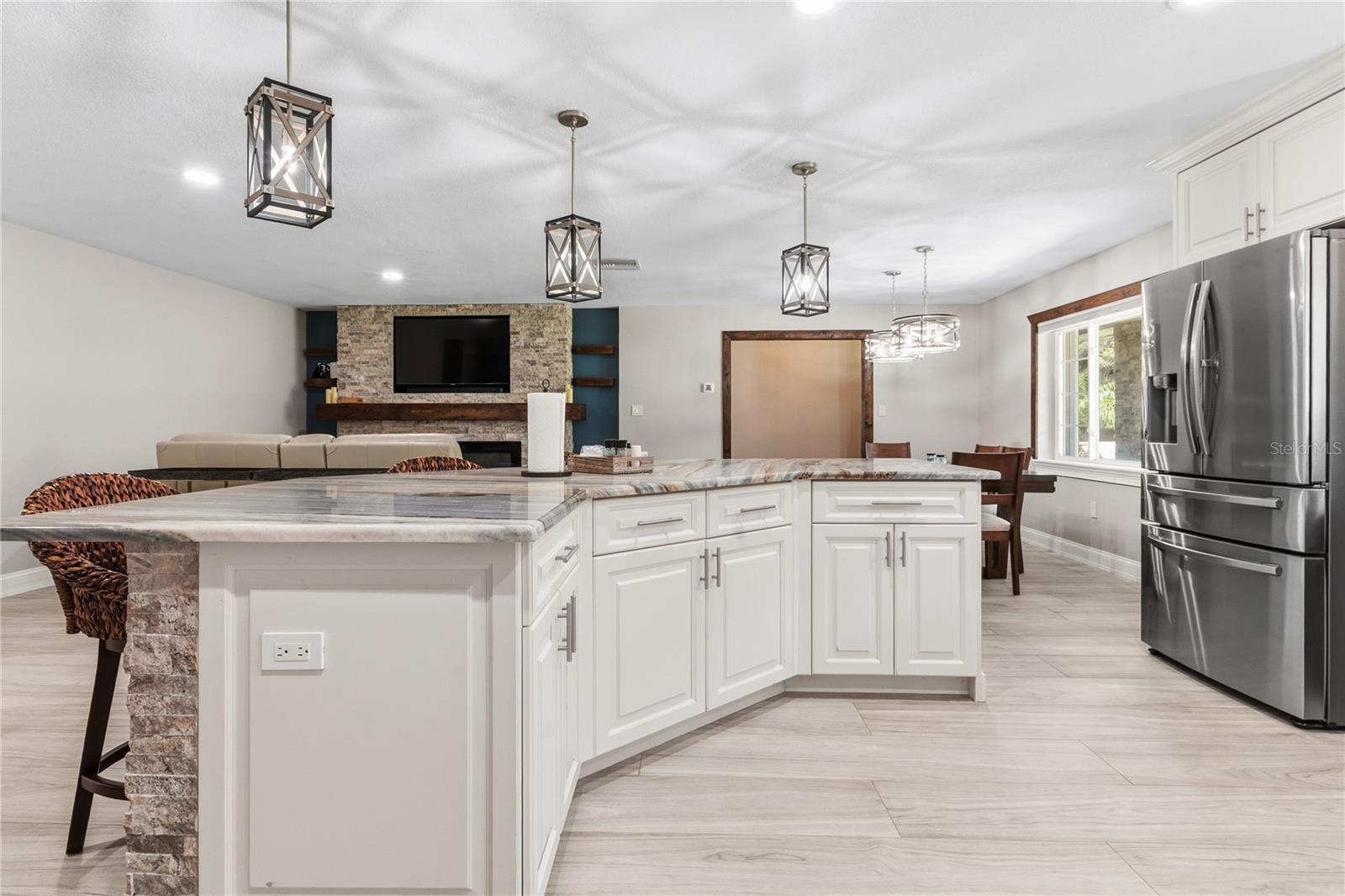 1010 EDGEWATER DR