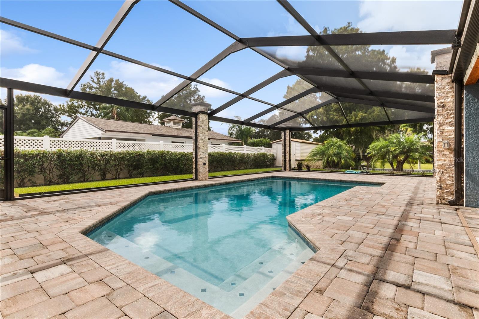 1010 EDGEWATER DR