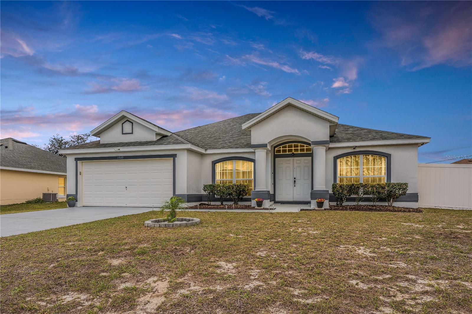 1949 MANATEE DR