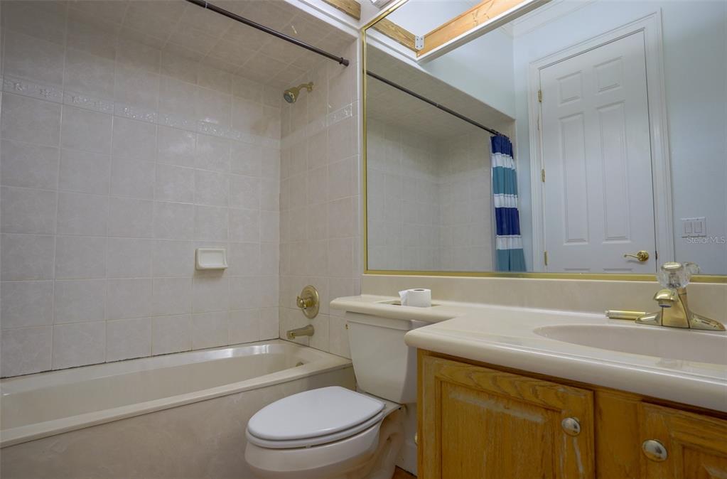 769 N LAKESHORE BLVD