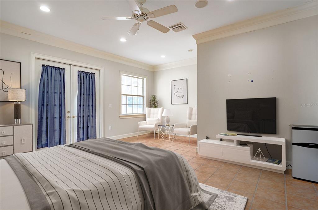 769 N LAKESHORE BLVD